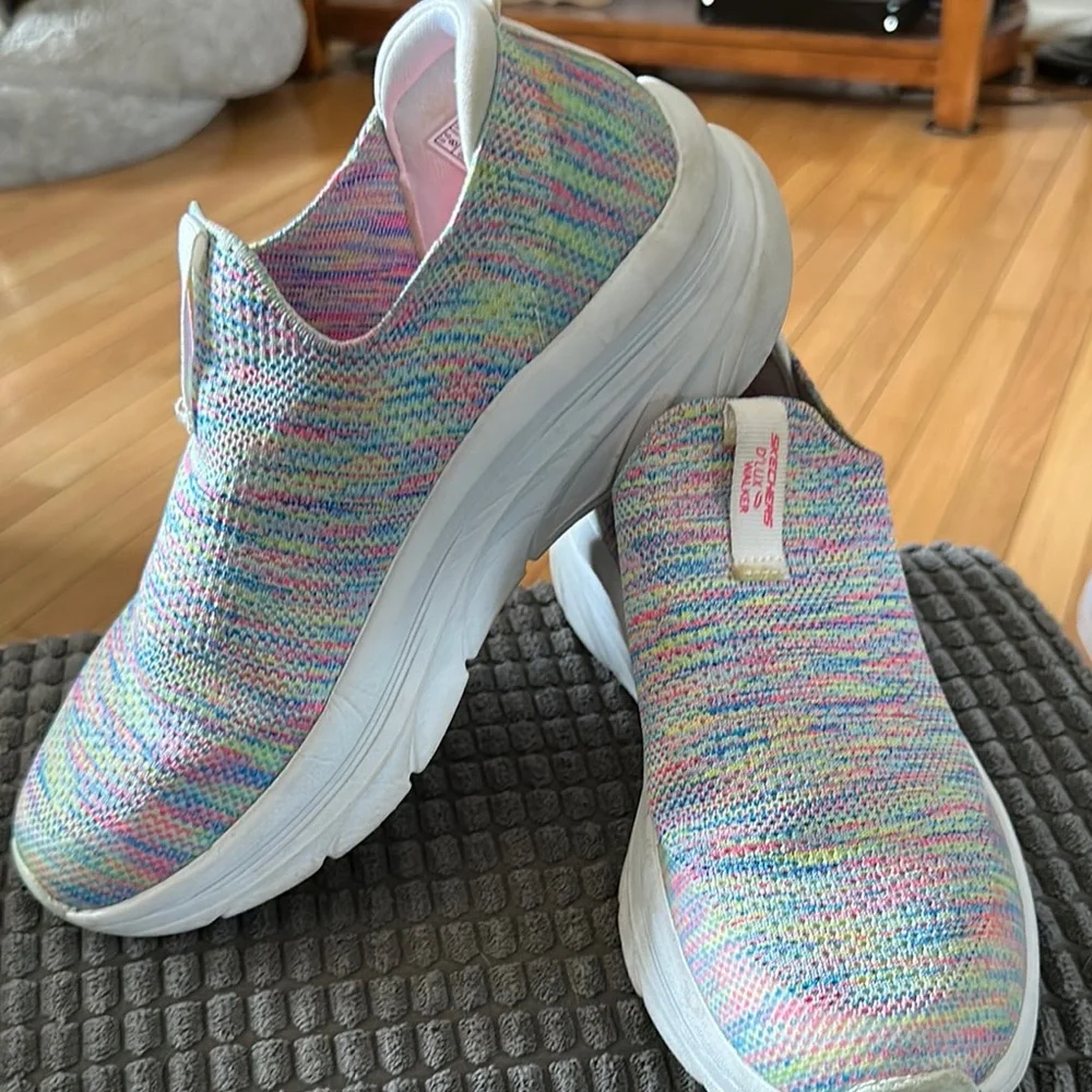 Skechers Pink and Blue Slip-On D Lux Walker Sneakers with Knit Fabric,air cooled - Picture 2 of 6